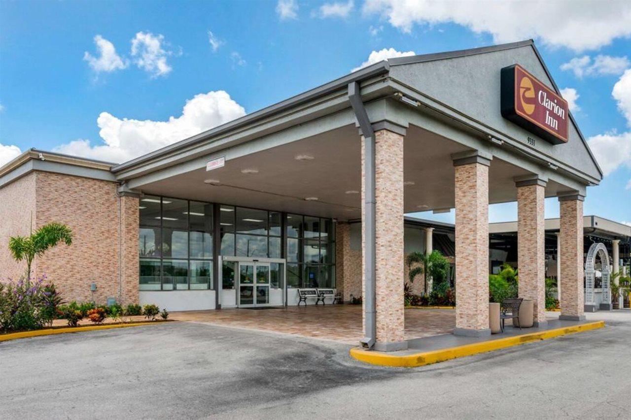 Quality Inn And Conference Center Tampa-Brandon Heartland Exterior foto
