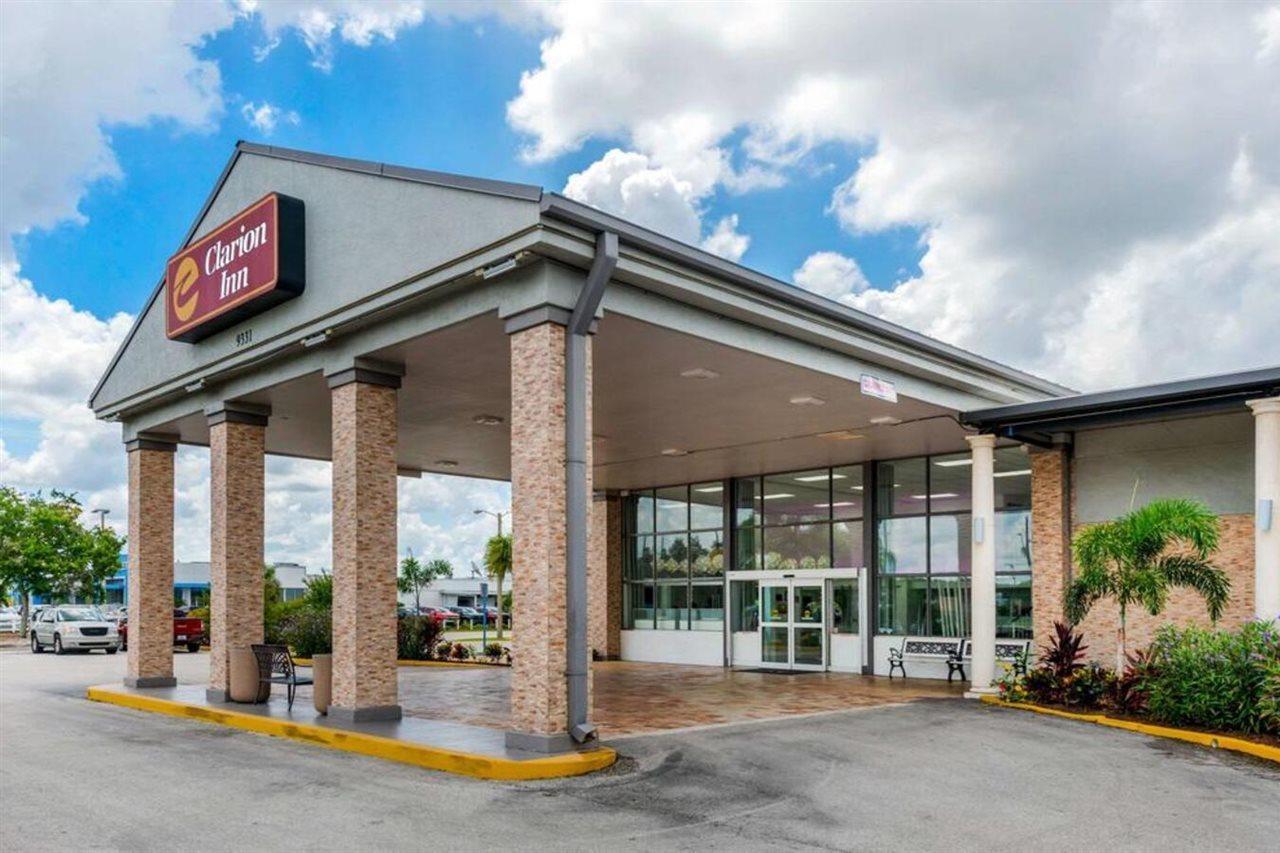 Quality Inn And Conference Center Tampa-Brandon Heartland Exterior foto