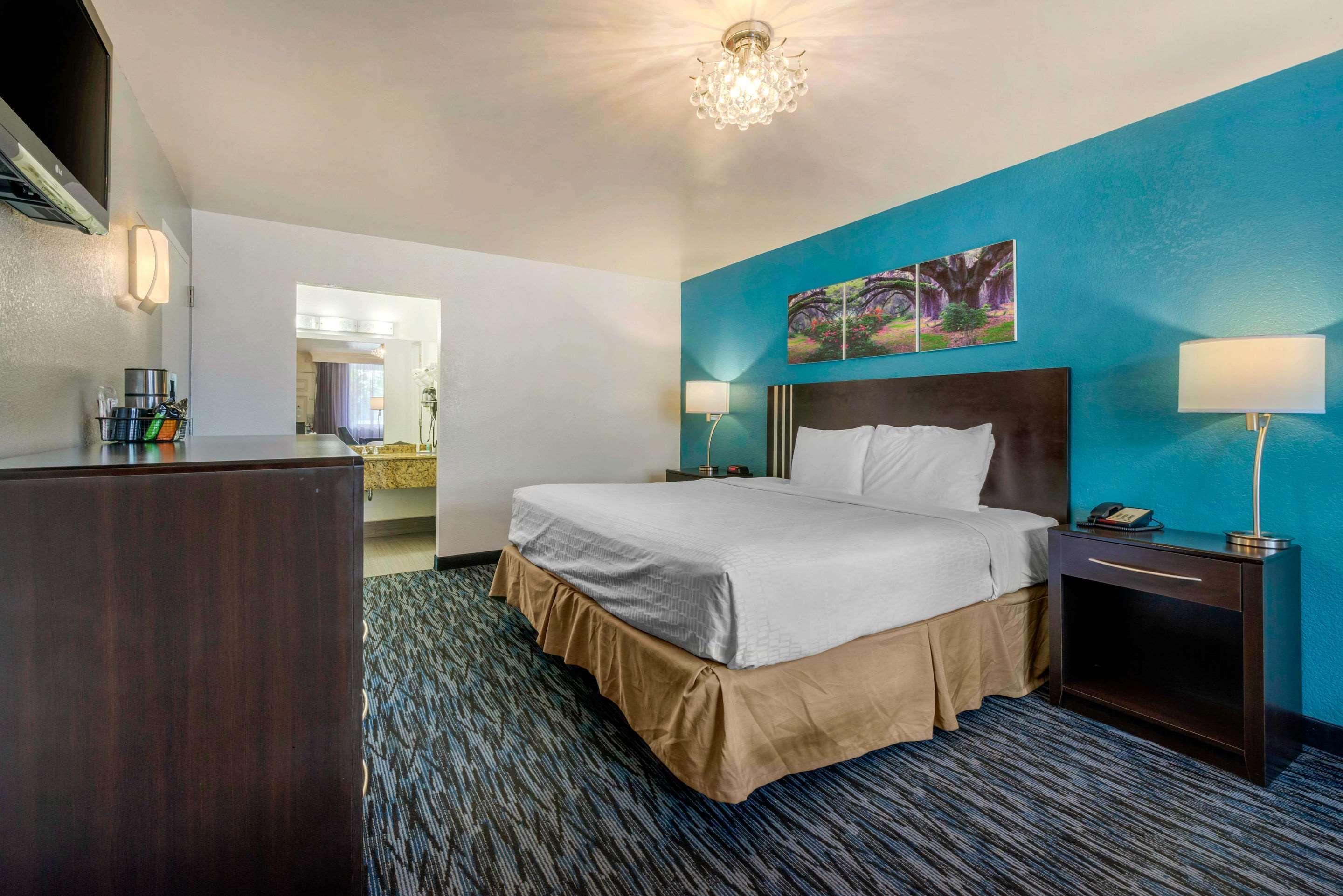 Quality Inn And Conference Center Tampa-Brandon Heartland Exterior foto