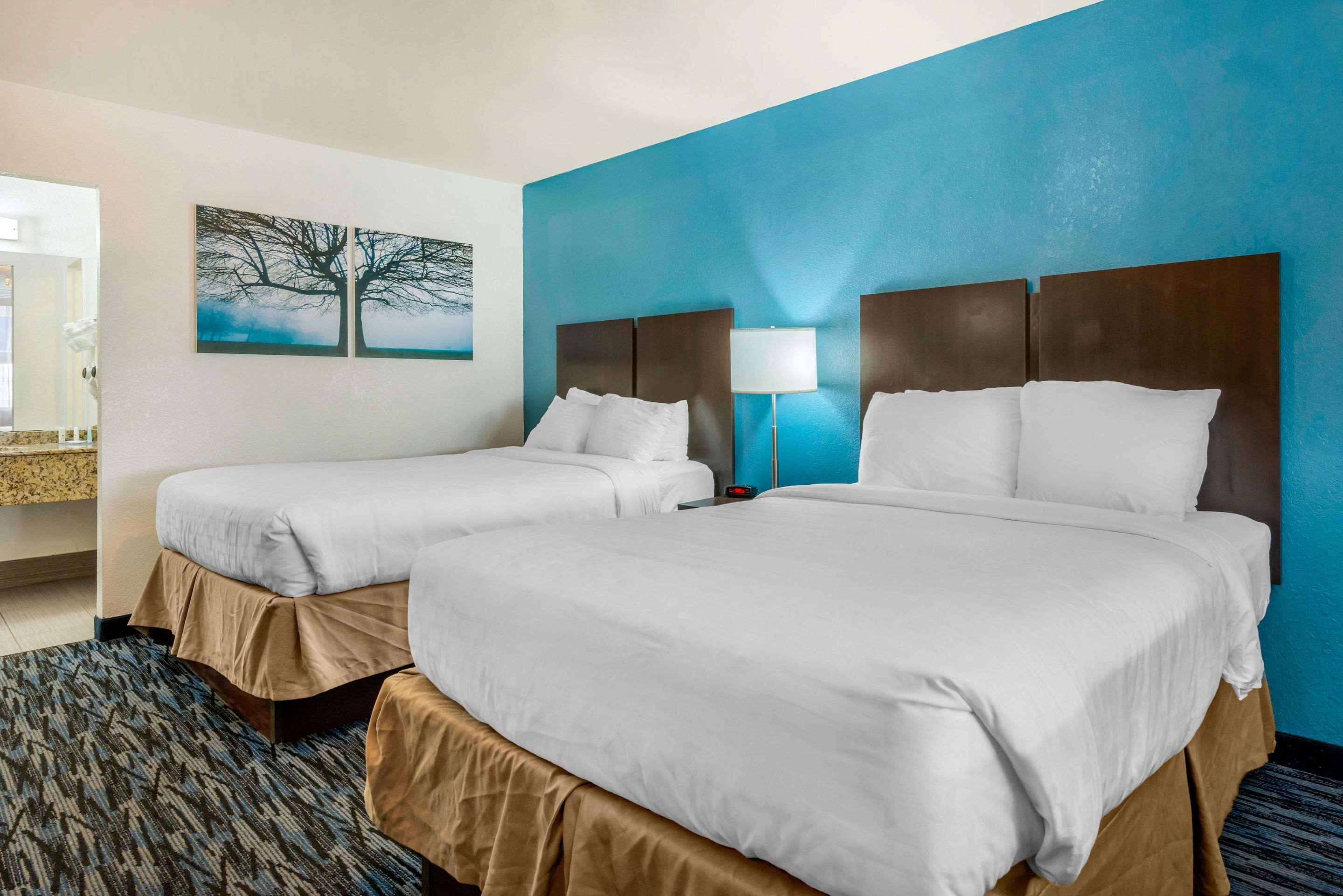 Quality Inn And Conference Center Tampa-Brandon Heartland Exterior foto