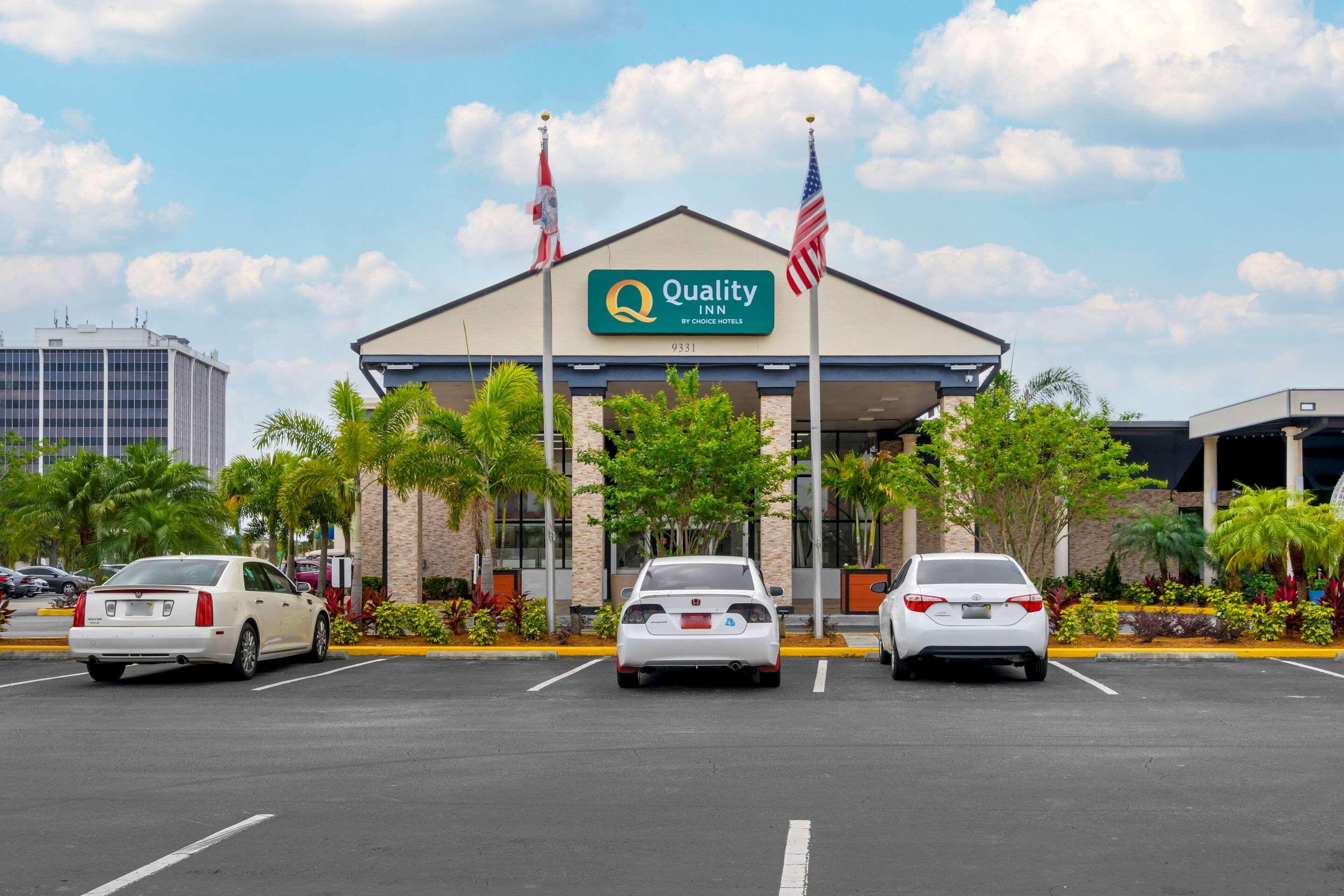 Quality Inn And Conference Center Tampa-Brandon Heartland Exterior foto