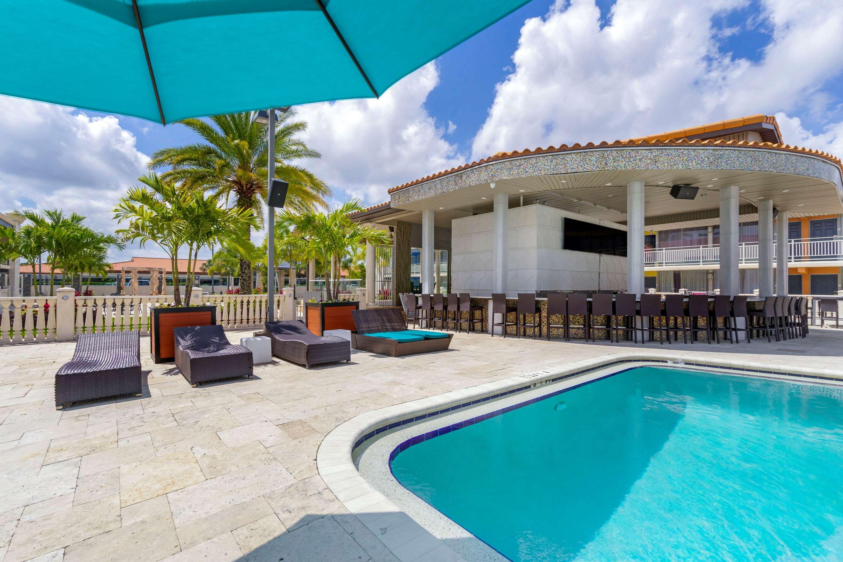 Quality Inn And Conference Center Tampa-Brandon Heartland Exterior foto