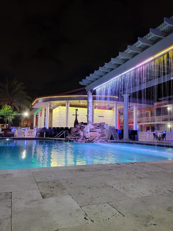 Quality Inn And Conference Center Tampa-Brandon Heartland Exterior foto