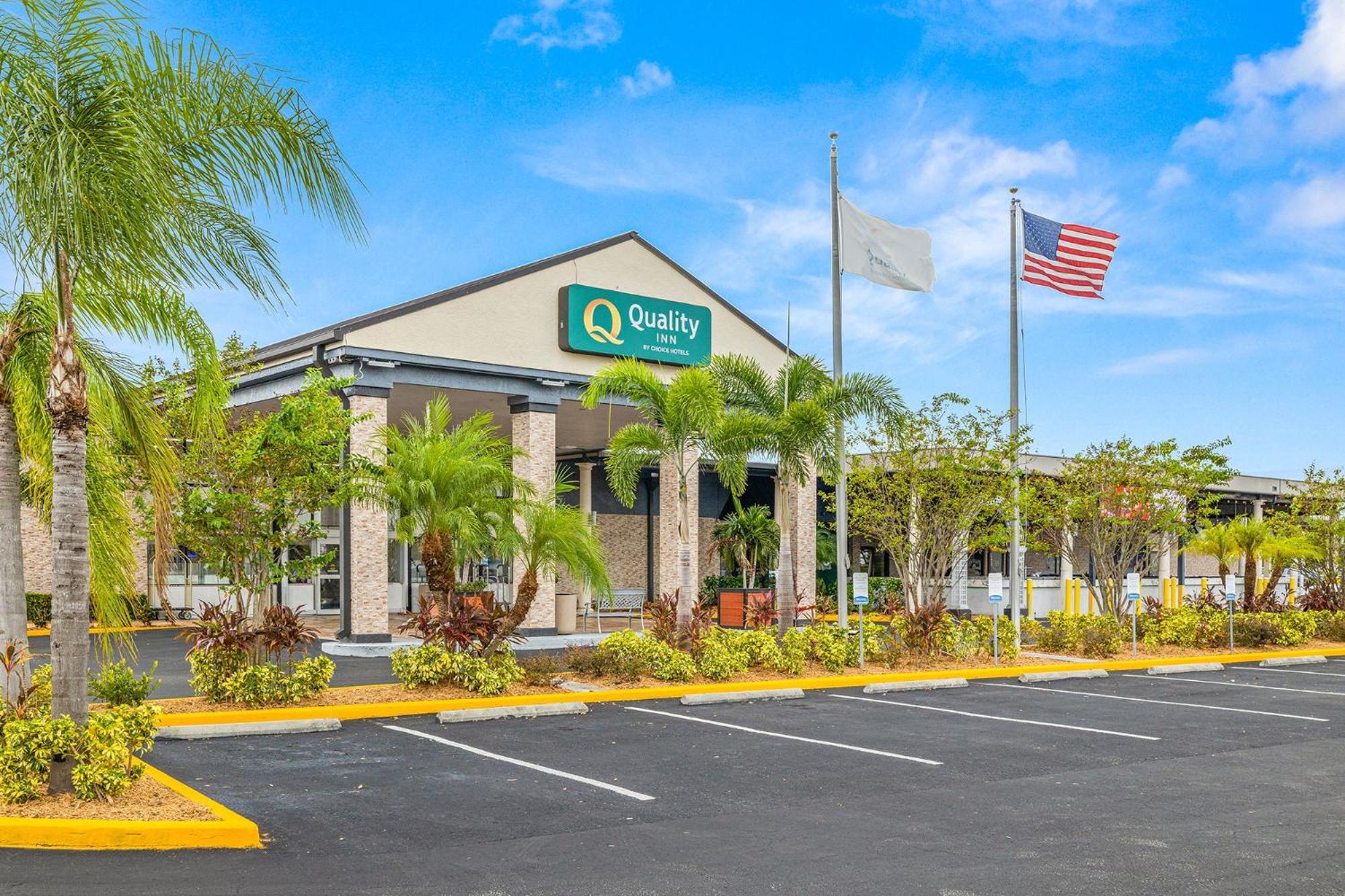 Quality Inn And Conference Center Tampa-Brandon Heartland Exterior foto